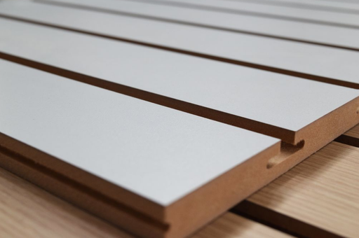 [0000036] Mdf  Ranurada blanca 18mm Egger
